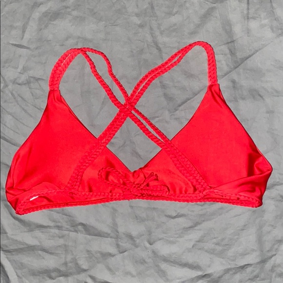 Red bikini - Picture 6 of 7